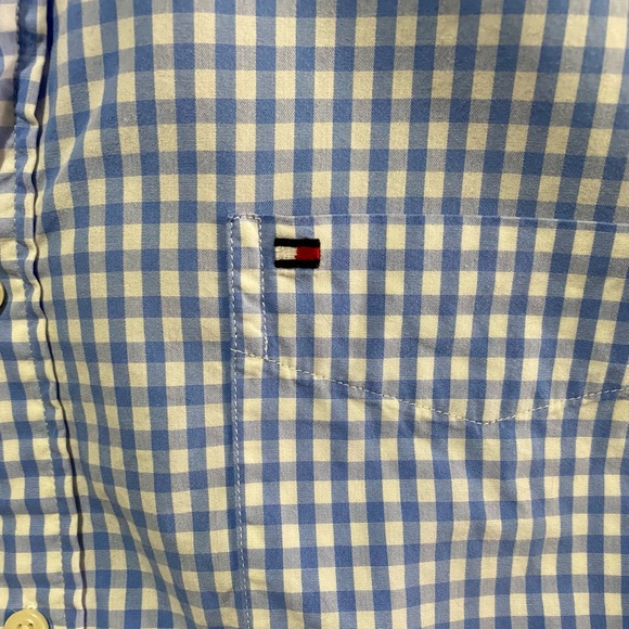 Large Tommy Hilfiger Men’s Blue & White button up PERFECT No stains No Flaws 🤩 - Picture 9 of 14